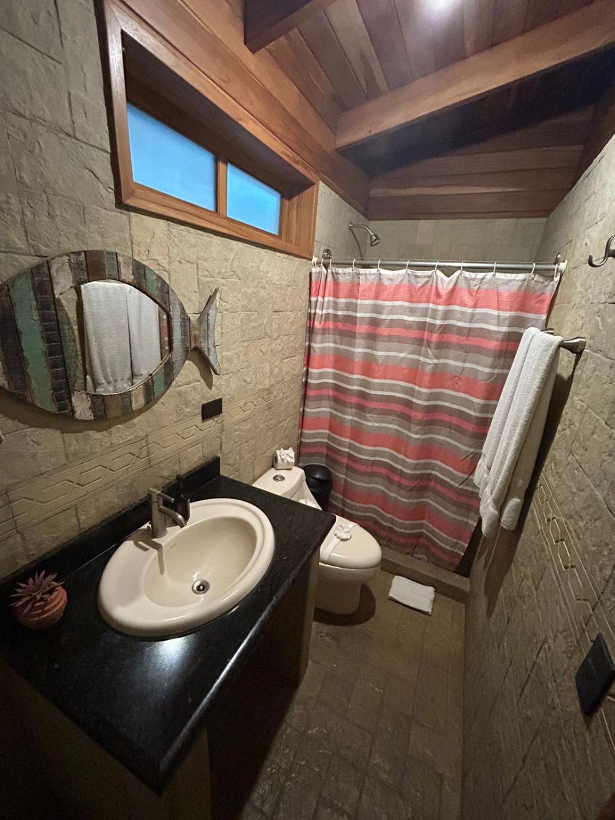 Casa Aura: Beachfront Premium Hostel Tamarindo Esterno foto